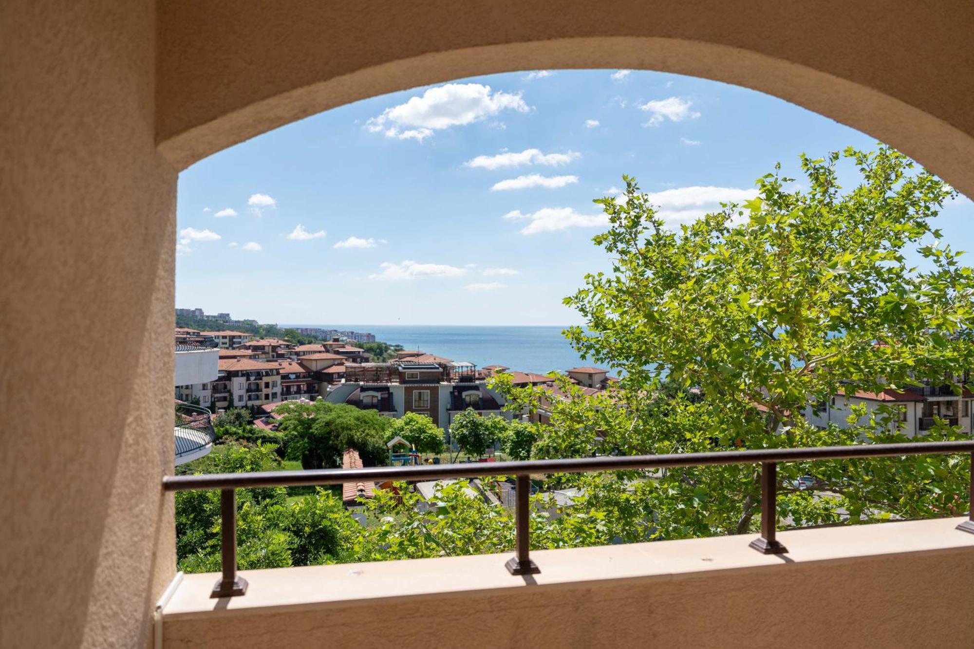 Hotel Sea Vista Sveti Vlas Luaran gambar