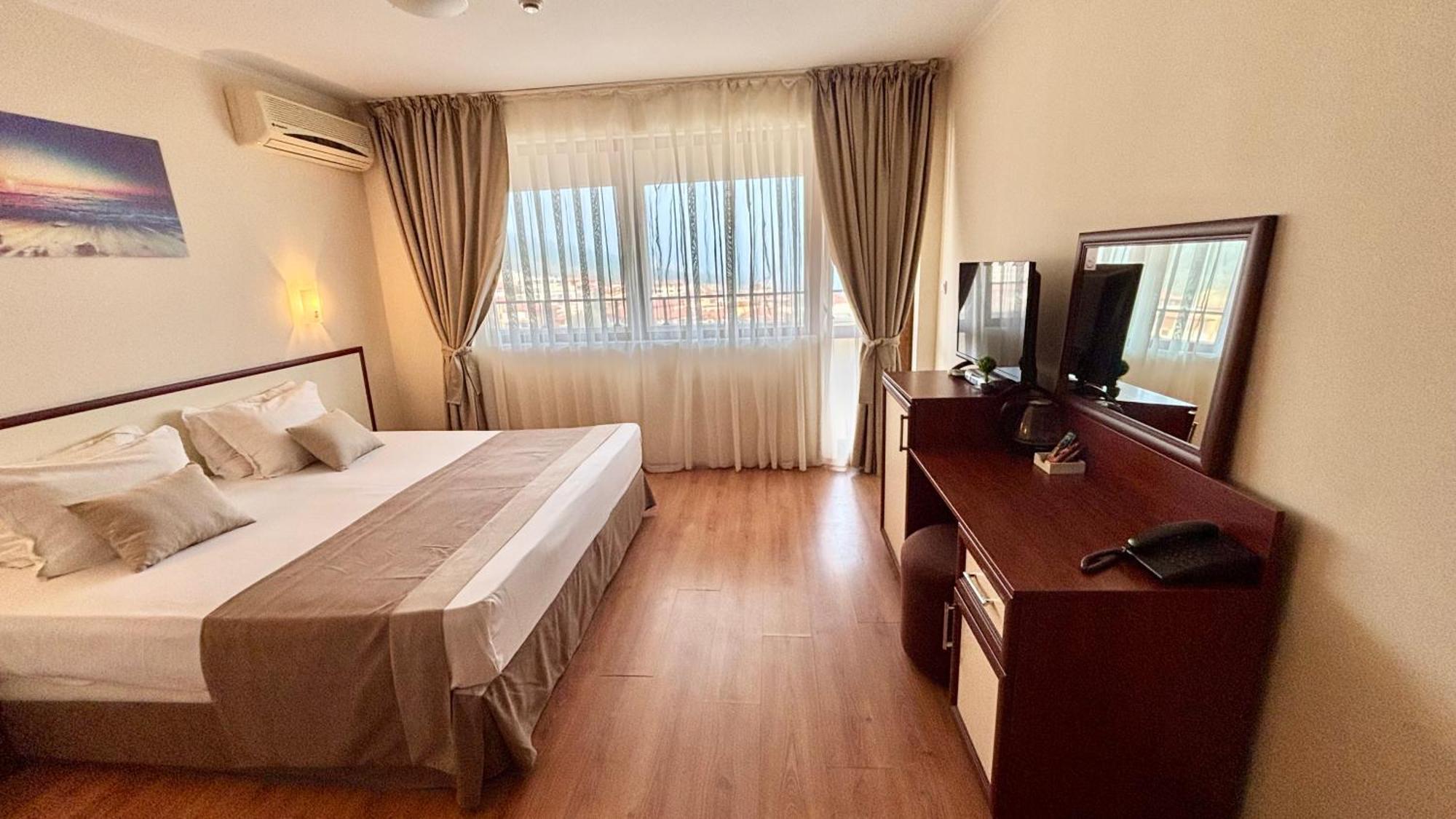 Hotel Sea Vista Sveti Vlas Luaran gambar