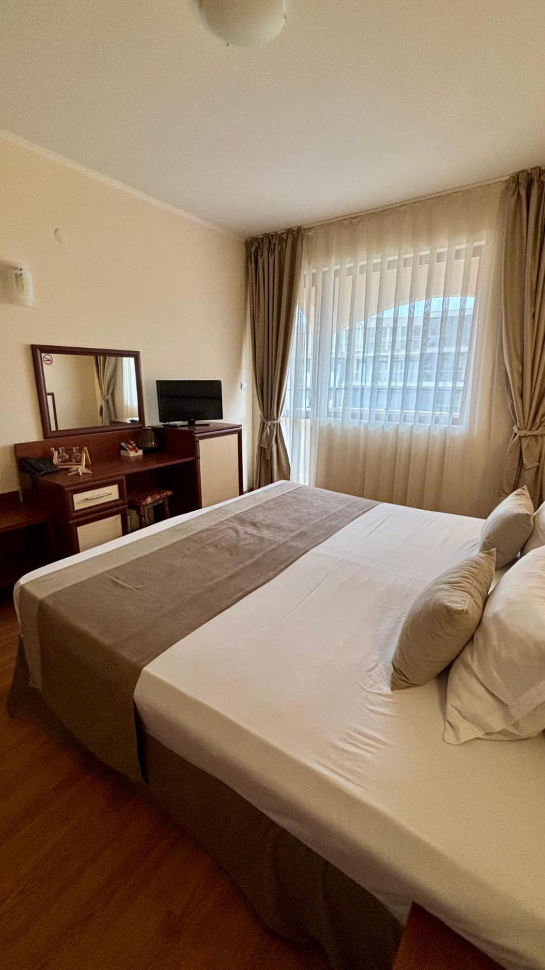Hotel Sea Vista Sveti Vlas Luaran gambar